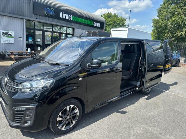 Vauxhall Vivaro 2.0 Turbo D 3100 Elite Crew Van Double Cab 5dr Diesel Manual L2 H1 Euro 6 (120 ps) 1 OWNER TOP SPEC LWB CREW CAB !!!! A VERY DESIRABLE VAN !!!