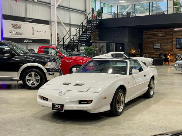Pontiac Trans AM 5.0L V8 Auto T Top 2dr