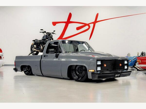 GMC Sierra 5.7 350CI K1500 / CHEVROLET K1500 TRUCK 2dr