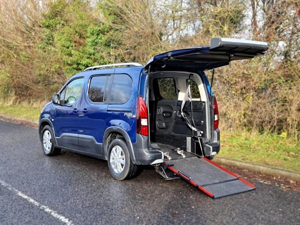 Peugeot Rifter 3 Seat Auto Wheelchair Accessible Disabled Access Ramp Car 5dr