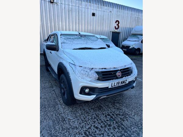 Fiat Fullback 2.4D Cross Pickup Double Cab 4dr Diesel Manual 4WD Euro 6 (180 ps)