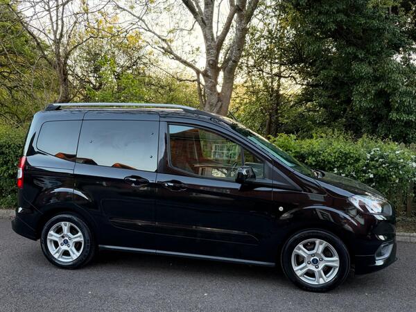 Ford Tourneo Courier 1.0 EcoBoost Zetec Euro 6 5dr