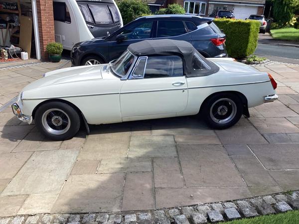 MG MGB GT 1.8