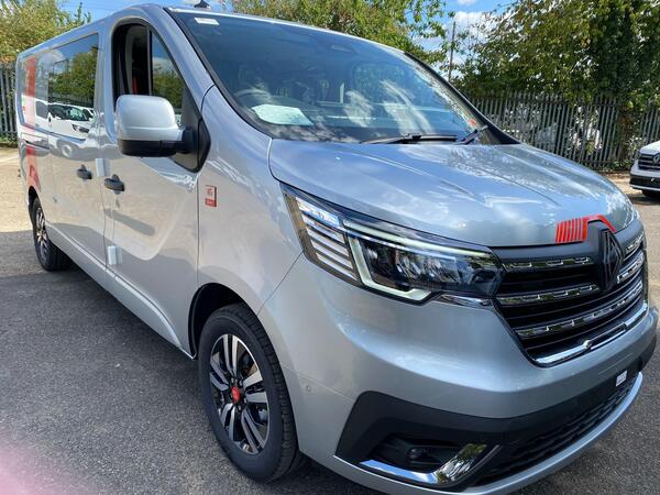 Renault Trafic CrewVan 170hp 9 Spd Auto 60 Mth Warranty 2.0