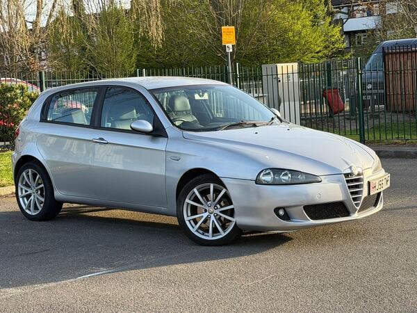 Alfa Romeo 147 1.6 T.Spark Lusso 5dr