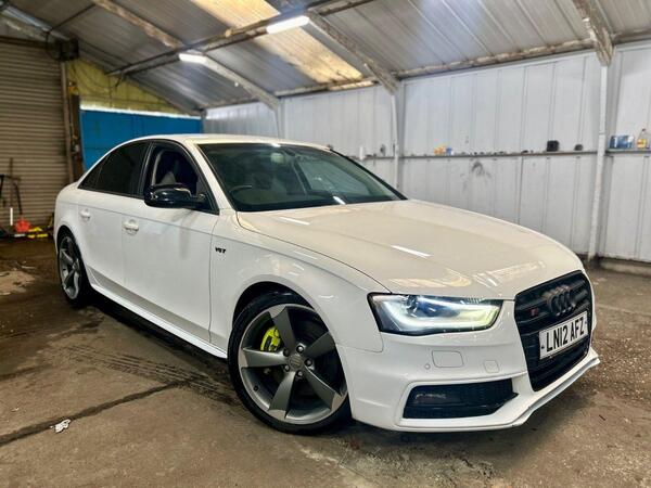 Audi S4 3.0 TFSI V6 Black Edition S Tronic quattro Euro 5 (s/s) 4dr