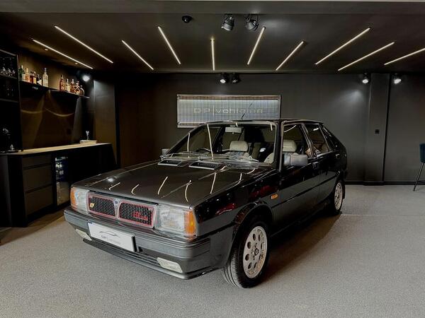 Lancia Delta Delta Hatchback 1.6 Manual Petrol 5dr
