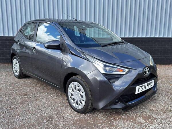 Toyota AYGO 1.0 VVT-i x-play Euro 6 (s/s) 5dr