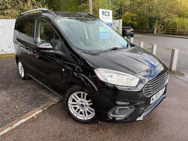 Ford Tourneo Courier 1.0 EcoBoost Titanium Euro 6 5dr