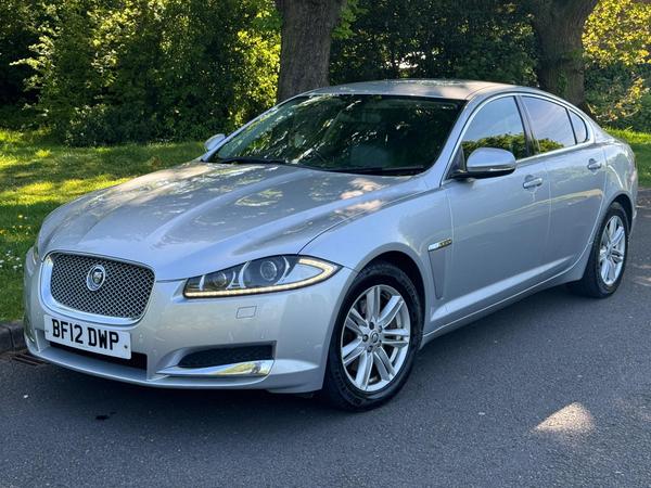 Jaguar XF 2.2d Luxury Auto Euro 5 (s/s) 4dr