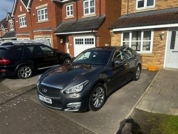Infiniti Q70 3.5h V6 Premium Tech Auto Euro 5 (s/s) 4dr