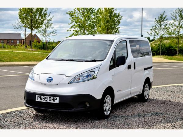 Nissan e-NV200 40kWh Acenta Combi Van Double Cab 5dr Electric Auto (5 Seat, Quick Charge) (109 ps)