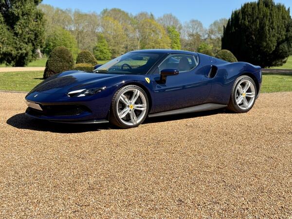 Ferrari 296 GTB 3.0T V6 7.45kWh F1 DCT Euro 6 (s/s) 2dr