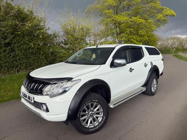 Mitsubishi L200 2.4 DI-D DC Barbarian Pickup Double Cab 4dr Diesel Auto 4WD Euro 6 (178 ps)