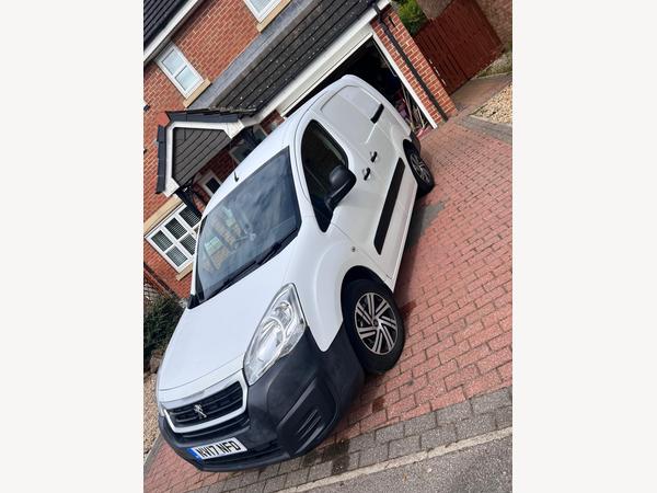 Peugeot Partner 1.6 BlueHDi 744 S Combi Van 6dr Diesel Manual L2 (113 g/km, 97.64 bhp)