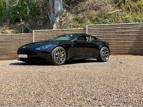 Aston Martin DB11 4.0 V8 Auto Euro 6 (s/s) 2dr
