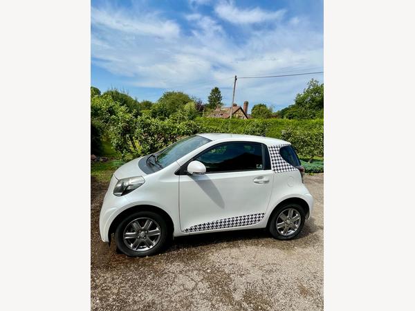 Toyota iQ 1.0 VVT-i 2 Euro 5 3dr