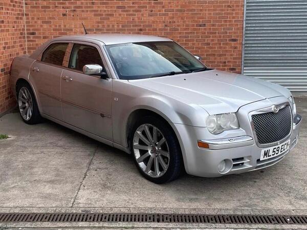 Chrysler 300C 3.0 CRD V6 LUX 4dr