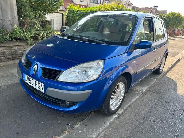 Renault Scenic 1.6 VVT Privilege 5dr