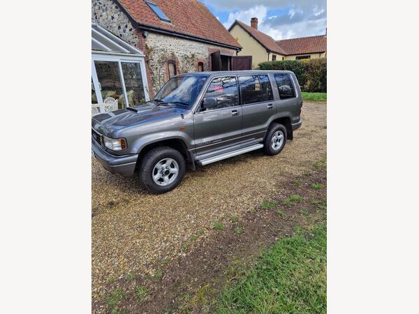 Isuzu Trooper 3.1 TD Citation SUV 5dr Diesel Manual 4x4 (298 g/km, 113 bhp)