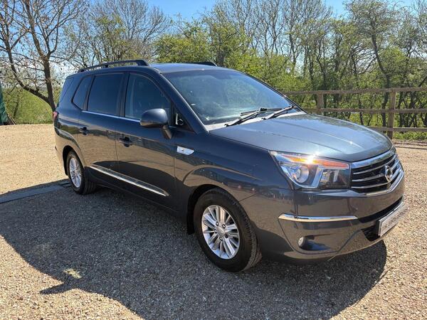 SsangYong Turismo 2.2D EX Euro 6 5dr