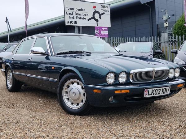 Daimler XJ Series 4.0 V8 Super LWB Saloon 4dr