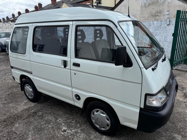 Piaggio Porter 1.3 Minibus 5dr Petrol Manual 4WD L1 H1 (64 bhp)