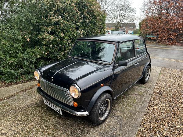 Austin Mini 1.0 Mini 30 special edition Saloon 2dr Petrol Automatic (39 bhp)