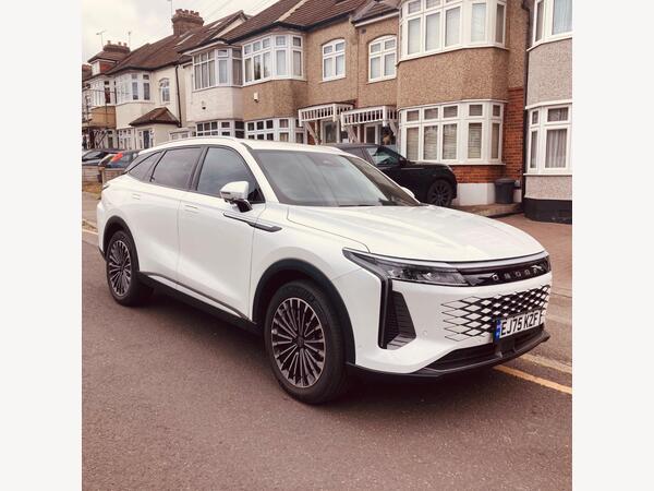 OMODA 9 1.5T SHS 34.46kWh Noble SUV 5dr Petrol Plug-in Hybrid DHT3 4WD Euro 6 (s/s) (449 ps)