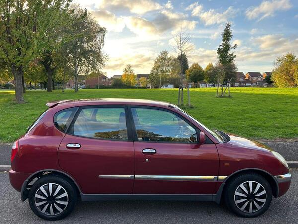 Daihatsu Sirion 1.0 + 5dr