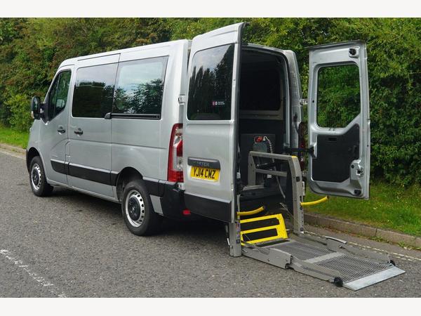 Renault Master 4 Seat Wheelchair Accessible Disabled Access Ramp Car