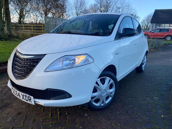 Chrysler Ypsilon 1.2 Silver Euro 6 5dr