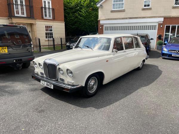 Daimler DS420 4dr
