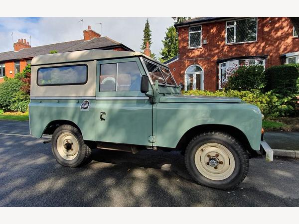 Land Rover Series III 2.3 88 Hard Top Petrol Manual (77 bhp)