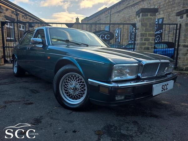 Daimler XJ Series 6.0 Double Six LWB Saloon 4dr