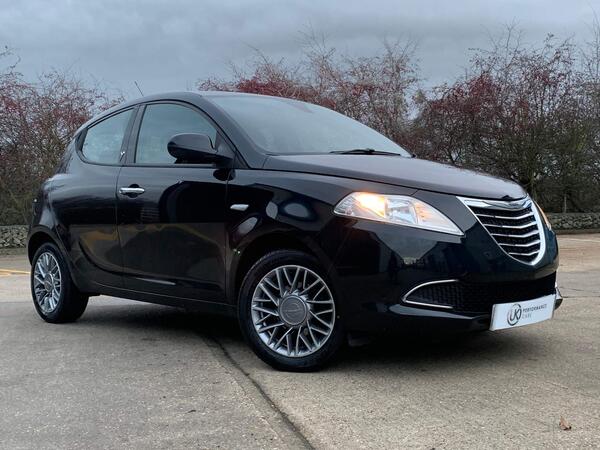 Chrysler Ypsilon 1.2 SE Hatchback 5dr Petrol Manual Euro 5 (s/s) (69 bhp)