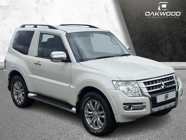 Mitsubishi Shogun 3.2 DI-DC Warrior 4WD Euro 5 3dr SWB