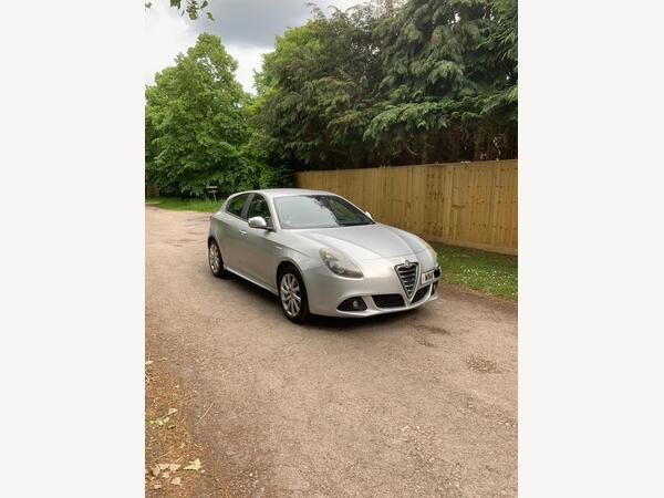 Alfa Romeo Giulietta 2.0 JTDM-2 Veloce Euro 5 (s/s) 5dr