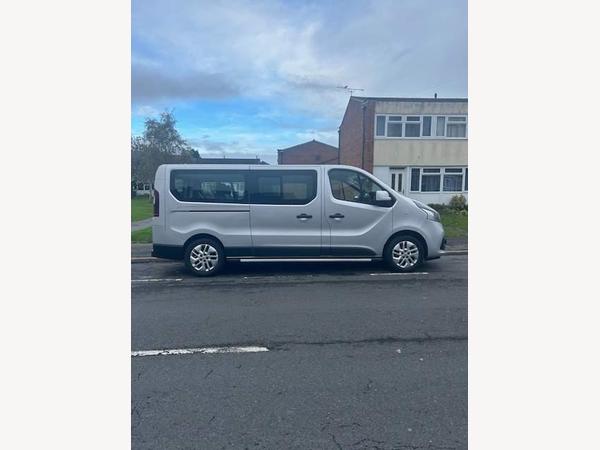 Renault Trafic 1.6 dCi ENERGY 29 Sport Nav LWB Euro 6 (s/s) 5dr (9 Seat)