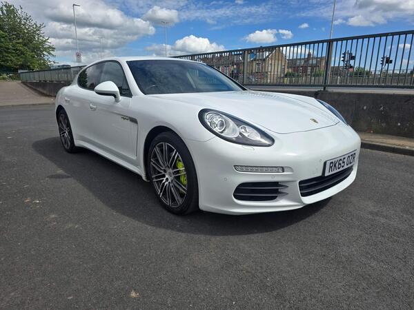 Porsche Panamera 3.0 V6 E-Hybrid S TiptronicS Euro 6 (s/s) 5dr