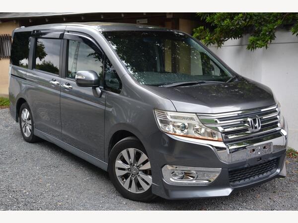 Honda Stepwagon 2.0 Spada Z Face Lift - One Owner 5dr