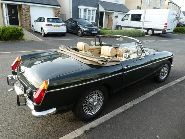 MG MGB 1.8 Roadster Convertible 2dr Petrol Manual (97 bhp)