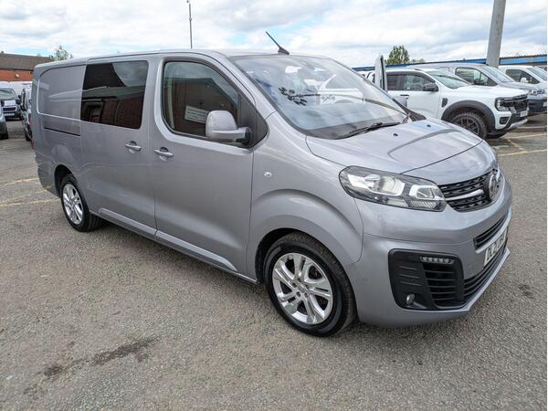 Vauxhall Vivaro 2.0 Turbo D 3100 Elite Crew Van L2 H1 Euro 6 (s/s) 5dr