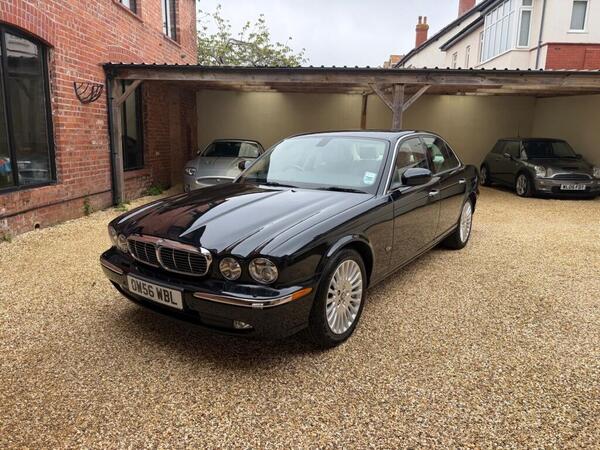 Jaguar XJ 3.0 XJ6 Sovereign 4dr