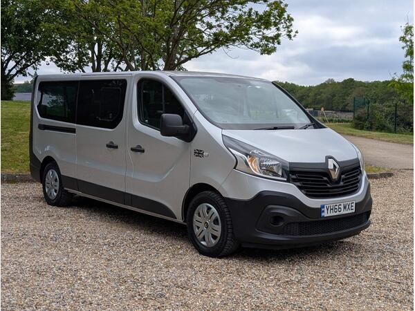 Renault Trafic 1.6 dCi ENERGY 29 Business Minibus Double Cab 5dr Diesel Manual LWB Euro 6 (s/s) (9 Seat) (125 ps)