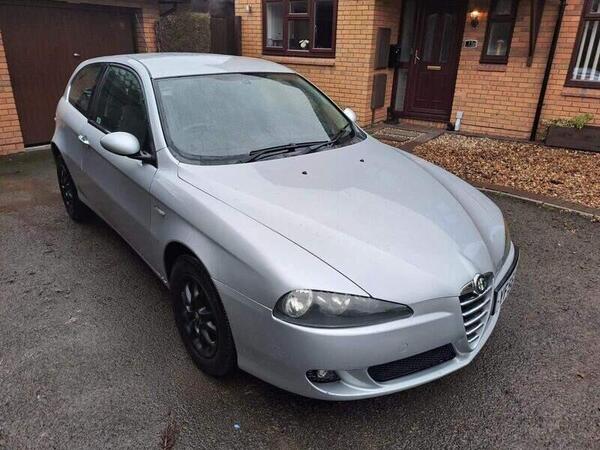 Alfa Romeo 147 1.6 T.Spark Lusso 3dr