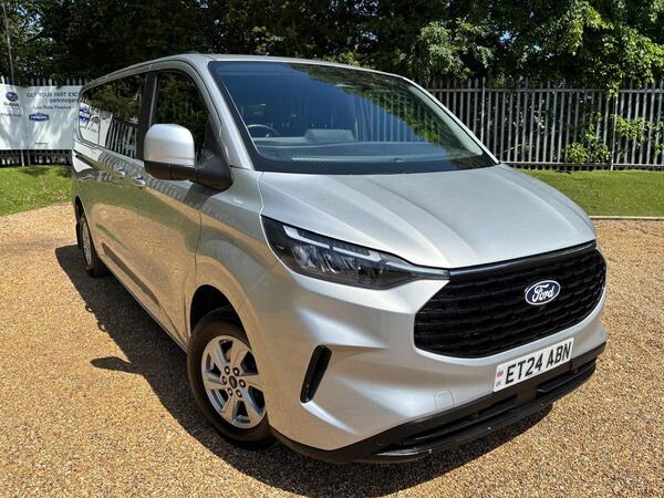 Ford Tourneo Custom 2.0 320 EcoBlue Zetec Minibus Double Cab 5dr Diesel Auto L2 Euro 6 (s/s) (136 ps)
