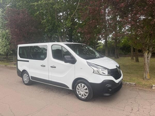 Renault Trafic 1.6 dCi ENERGY 27 Business SWB Euro 6 (s/s) 5dr (9 Seat)