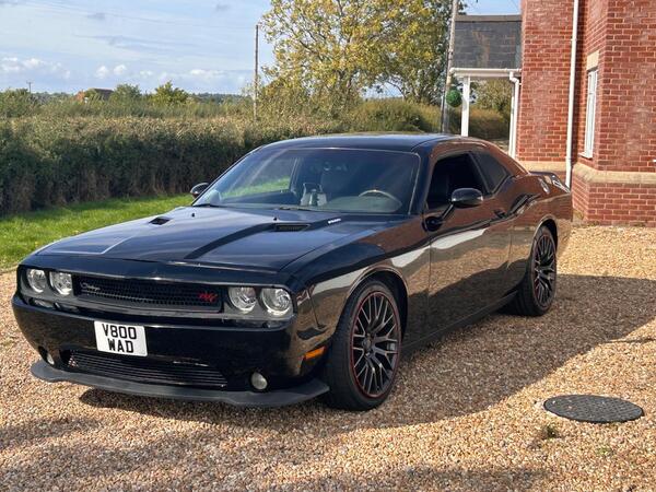 Dodge Challenger Challenger R/T 5.7