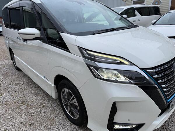 Nissan Serena Hybrid 7 seats MPV finance available 5dr